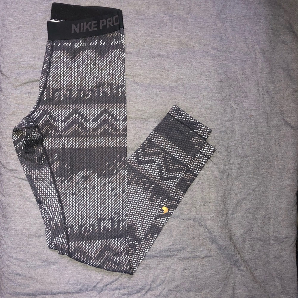 Nike Pro leggings